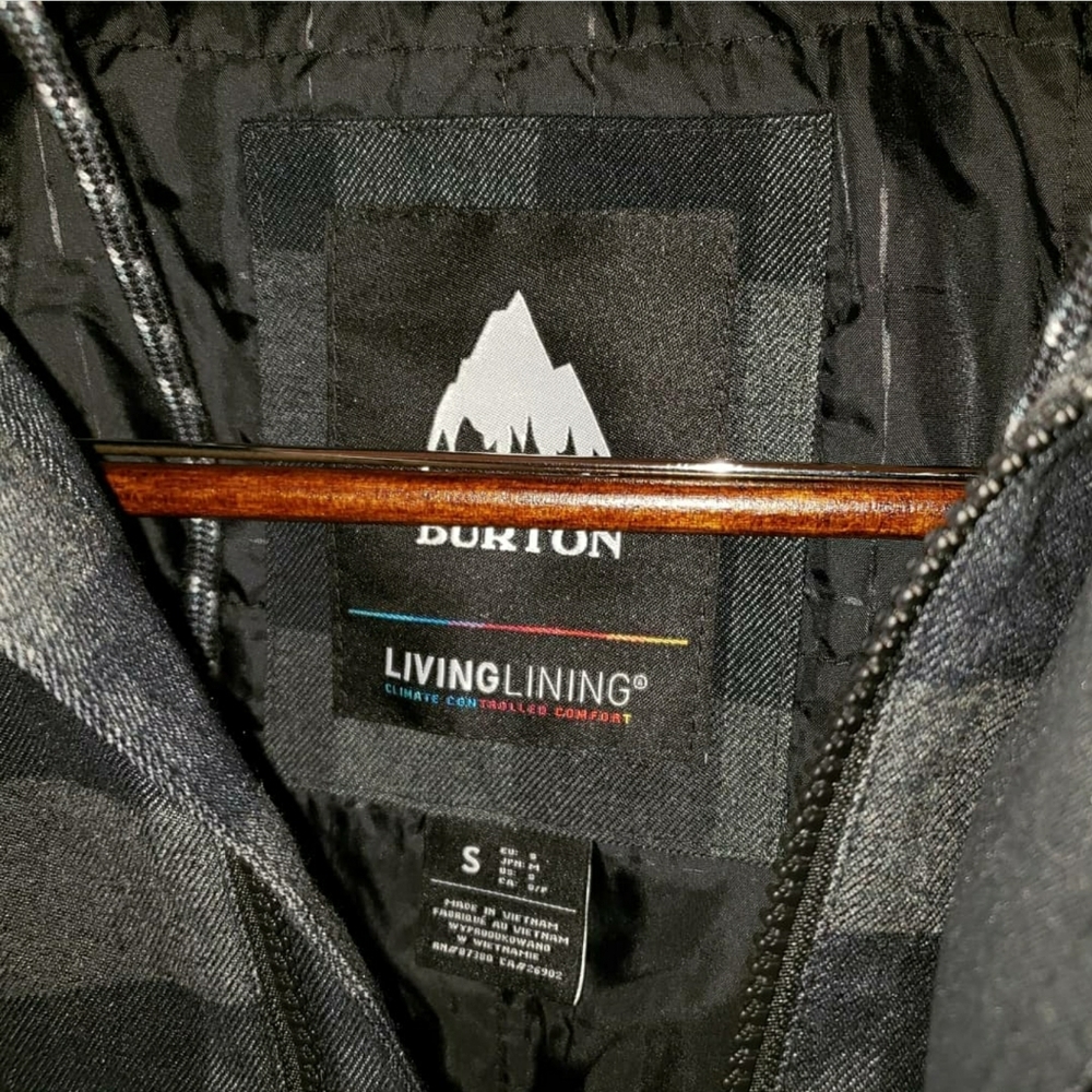 Burton ski board jacket @burtonanowboard